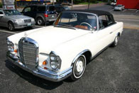 Mercedes-Benz-300SE-Cabrio